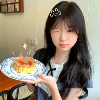 冰属性男子与酷酷女同事 海报